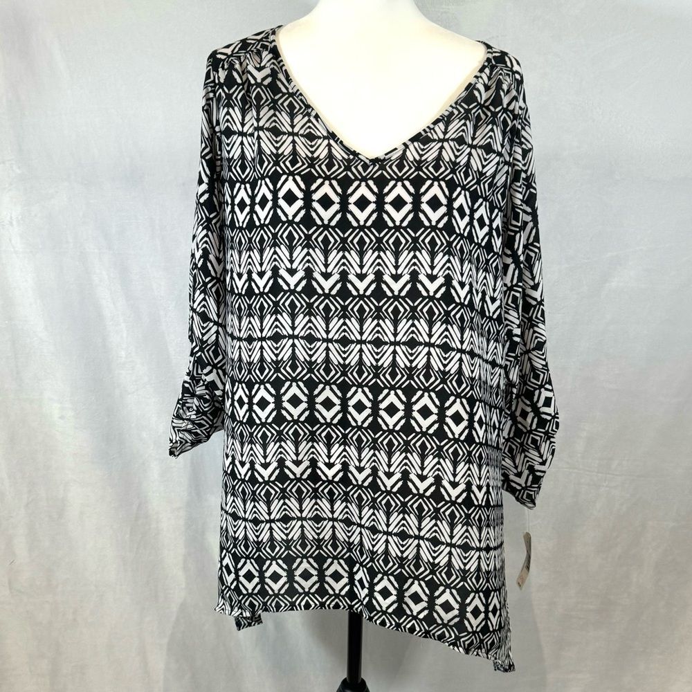 New Directions black and white geometric print blouse top size 1X NWT